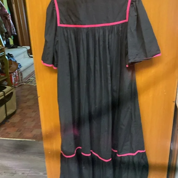 Smithsonian Institute 100 percent cotton L dress / mu mu. - Picture 7 of 7